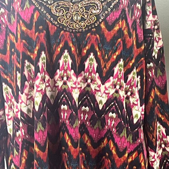 CATO Woman Red and Black Aztec Print with Metal Embellishments Top Size 22/24W - Picture 3 of 9